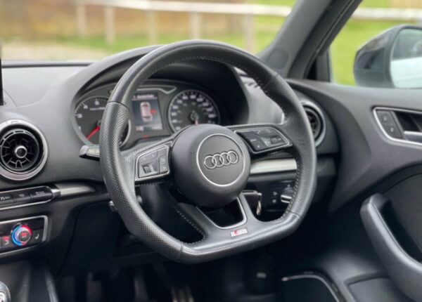 2019 AUDI A3 S-LINE 35 TFSI S TRONIC BLACK EDITION - Image 4